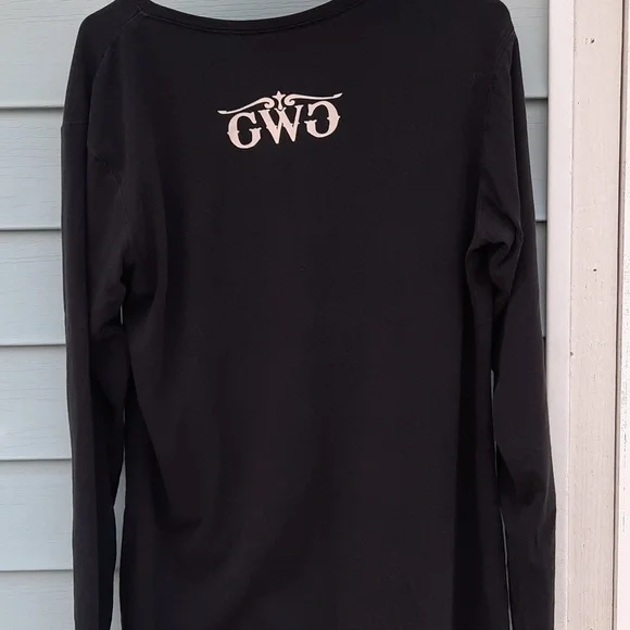 Black long sleeve gwg shirt. Size 17 stretchy shorts. - Picture 3 of 7